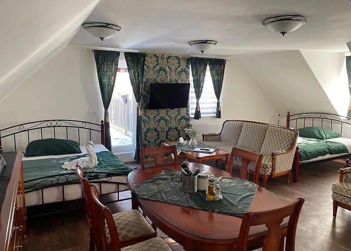 U Synagogy Apartment Dobris